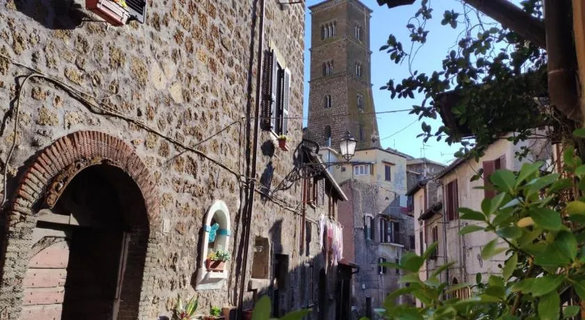 Radici Etrusche Sutri - Image 1