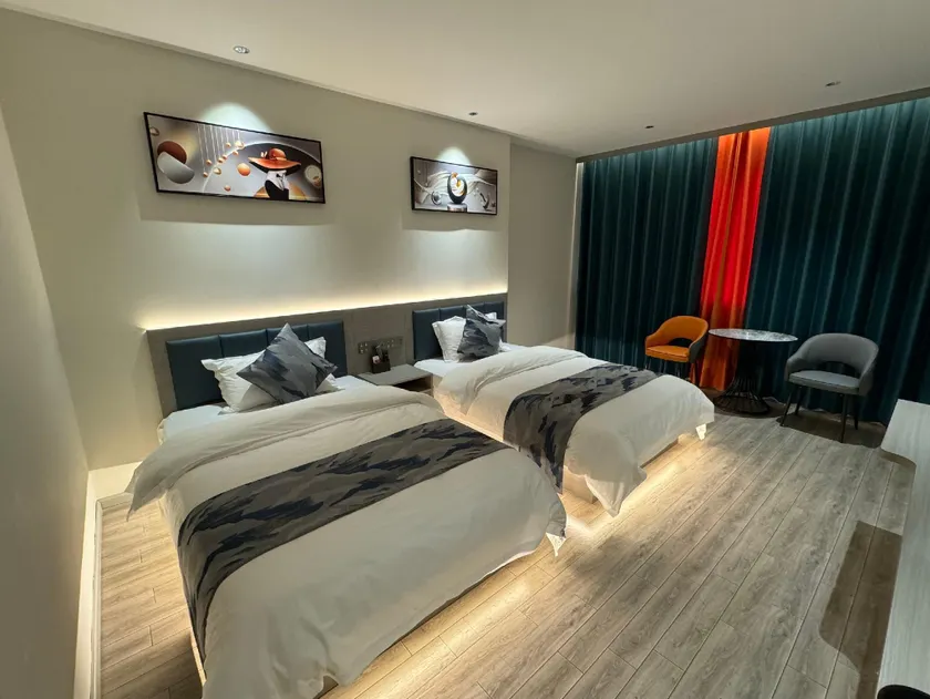 Dali Teng'ange Smart Hotel (Dali High-speed Railway Station) - Image 1