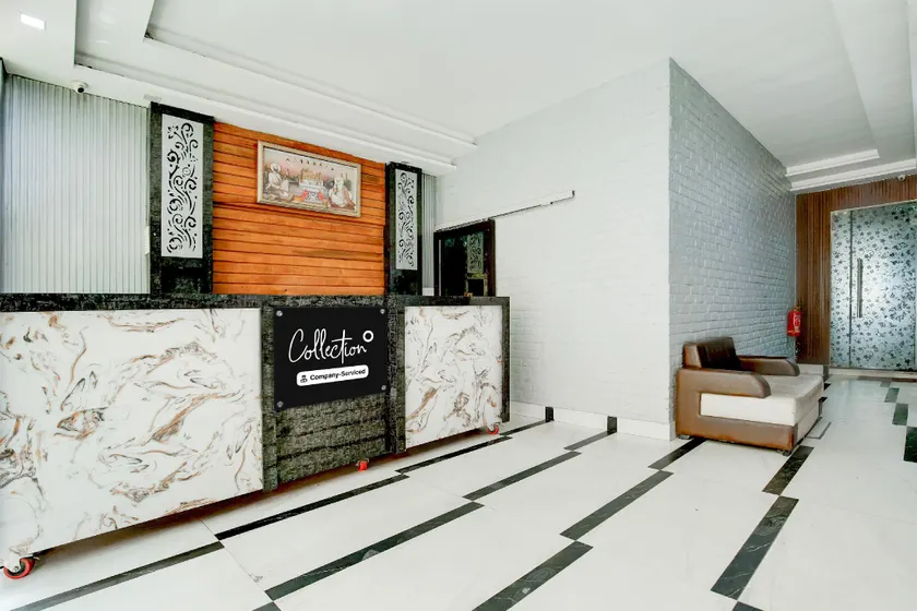 Collection O by OYO Ishwar Nagar Near Golden Temple Formerly Chahal Residency - Image 1