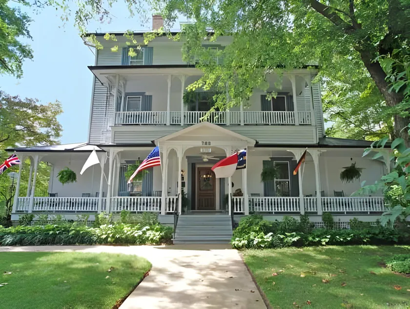 1898 Waverly Inn - Image 1