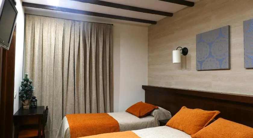 Hotel Rural La Cabrera - Image 1