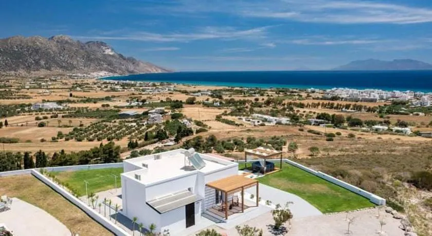 Alta Vista 2 Luxury House - Image 1