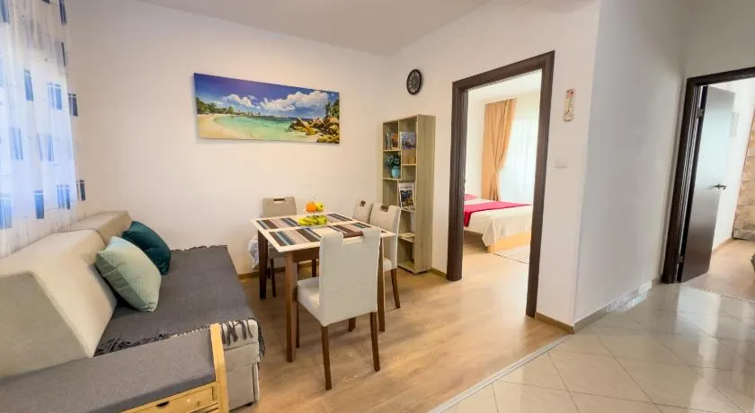 Cosy two-bedroom apartment in Becici by sea and mountains - Image 1