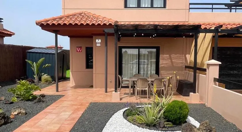 Villa Twins - Image 1