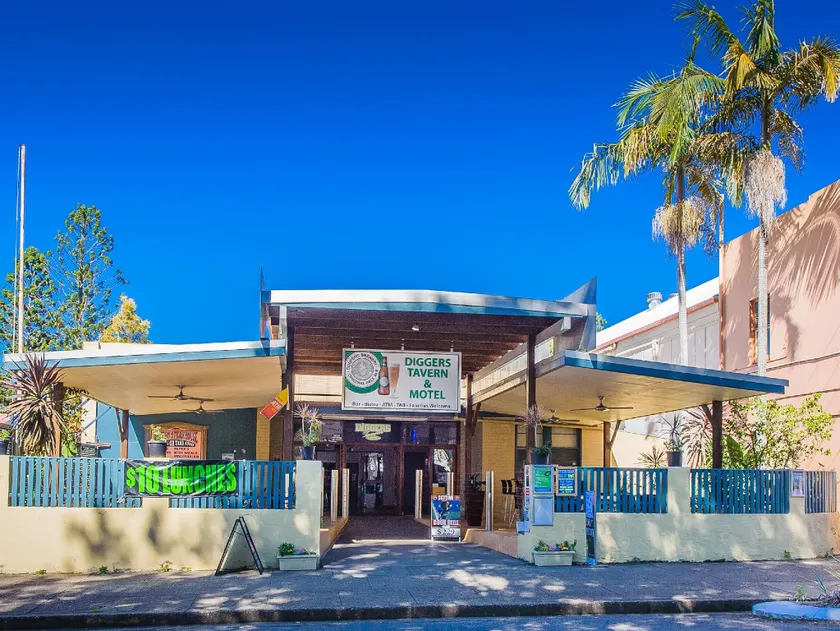 Diggers Tavern - Image 1