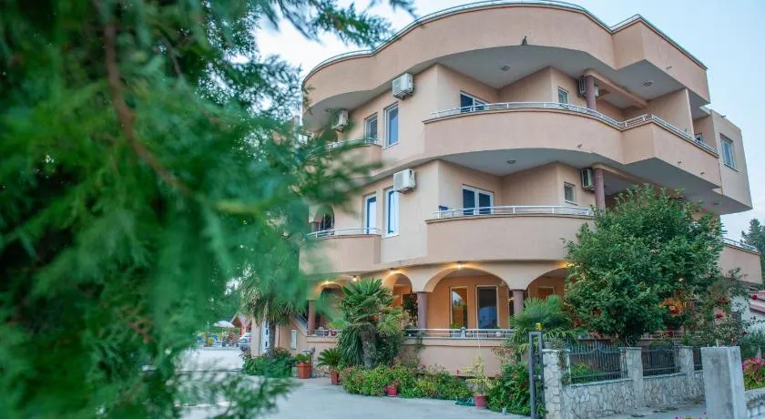 Apartments and bungalow Casa Palma - Image 1