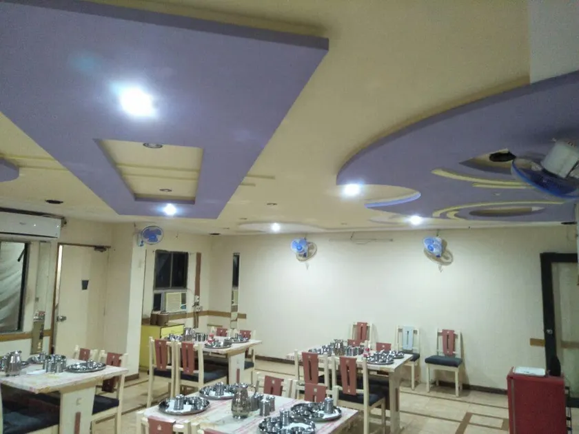Hotel Saturn Residency - Image 1