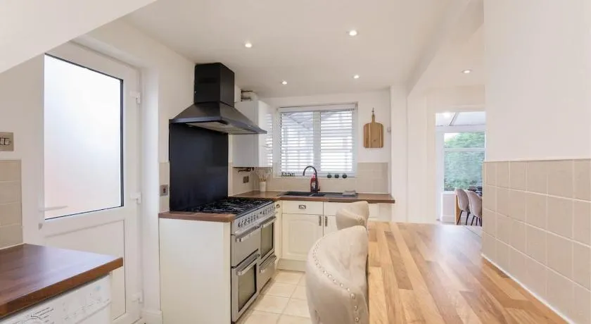 Your Home Away From Home - Near York City Centre - Image 1