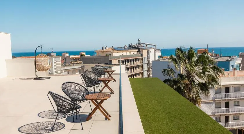 Instants Boutique Hotel - Image 1