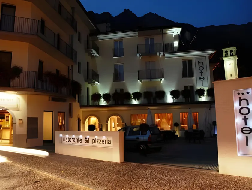 Hotel San Lorenzo Chiavenna - Image 1