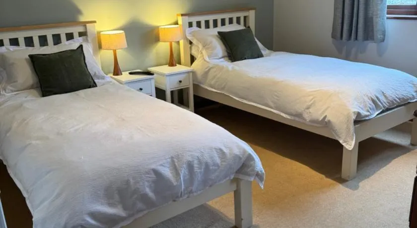 Self Check-In Rooms at The Three Horseshoes Inn - Image 1