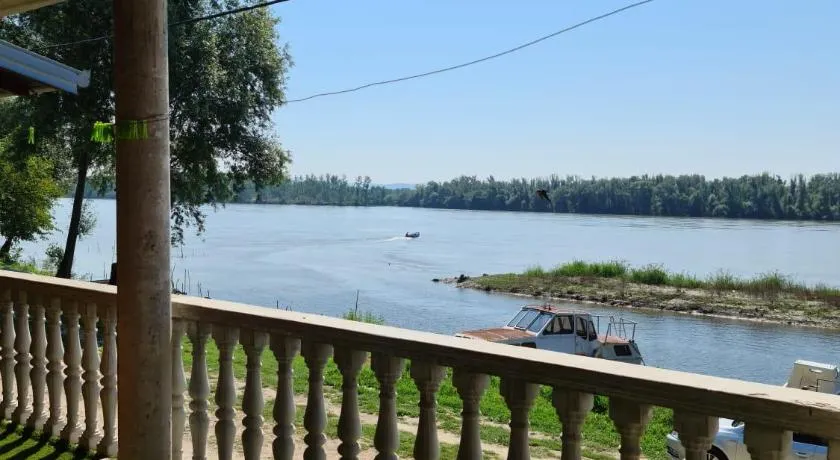 Danube Panorama House - River View, Peaceful Nature & BBQ - Image 1
