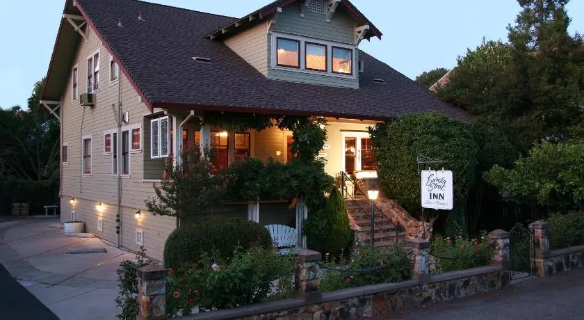Eureka Street Inn - Image 1