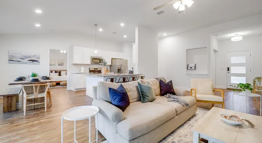 Hill Country Retreat - Image 1