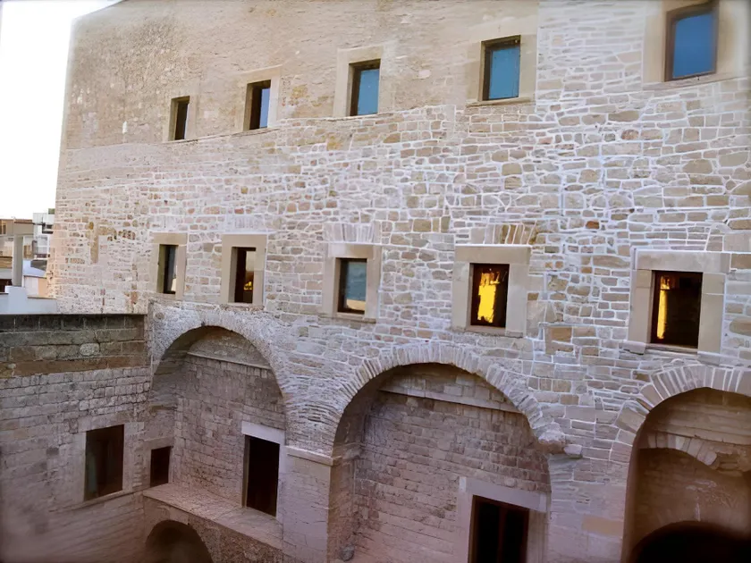 S. Martin Hotel - Image 1