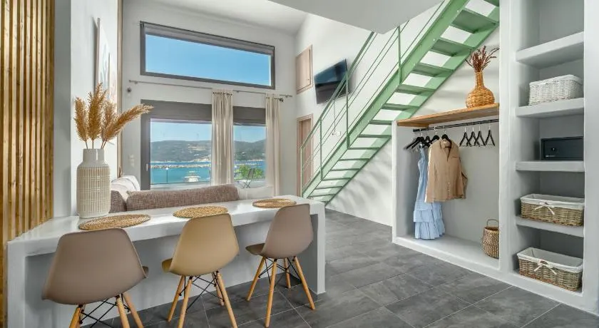 La Perla Suites - Image 1
