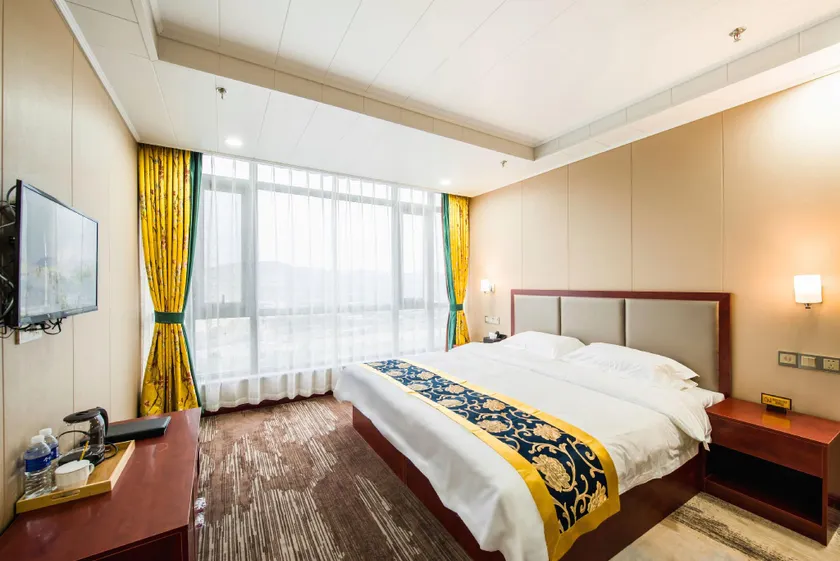 Chengde Luangang Yuze Hotel - Image 1