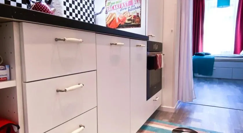 Sweet Home Apartment - Image 1