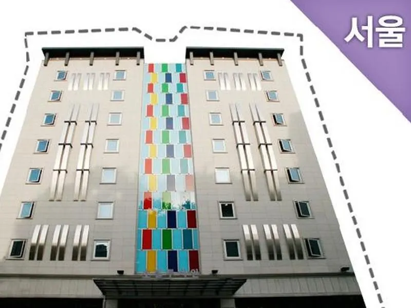 Two Be In Tourist Hotel - Image 1