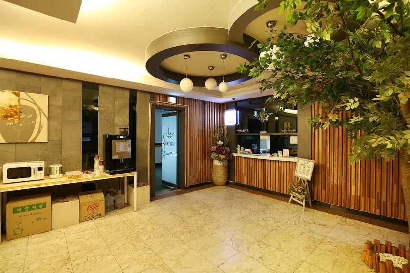 Daejeon Yongjeon J - Image 1