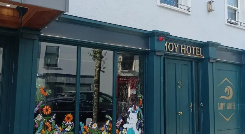Moy Hotel - Image 1