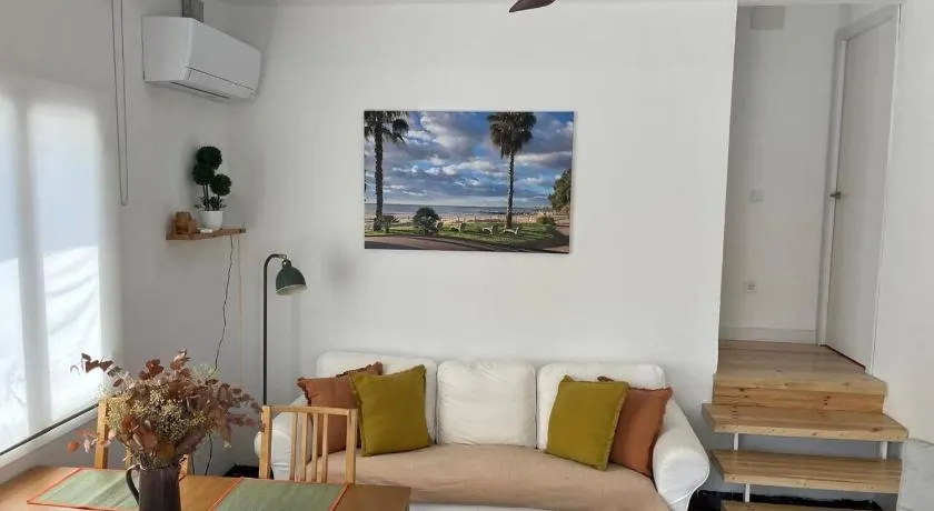 VillaBrisaeta, villa costera a un paso de todo. - Image 1