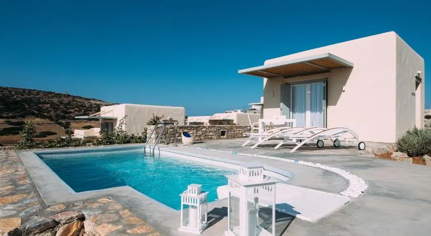 Schinoza Luxury Suites - Image 1