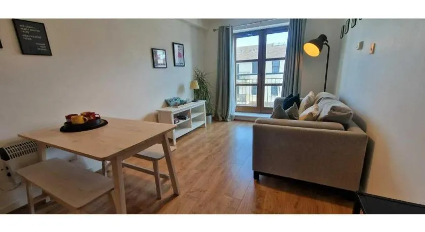 Large 2bd at trendy Portobello Dublin city centre - Image 1