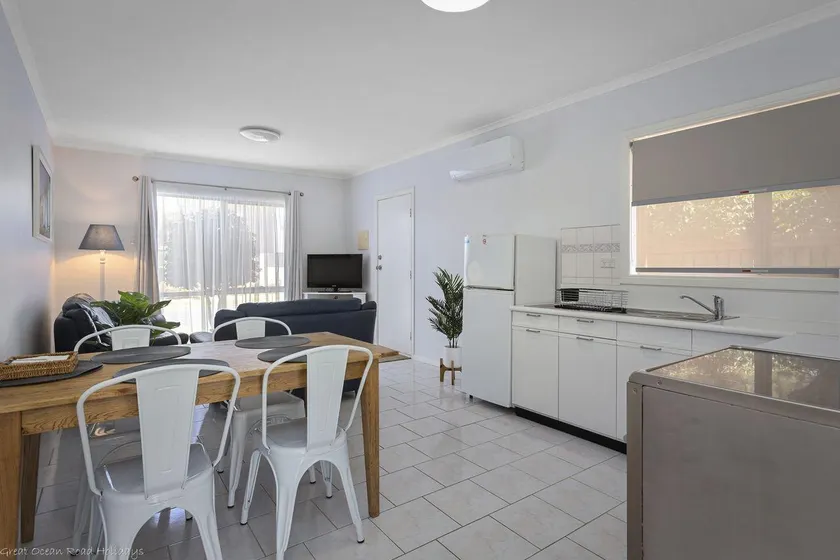 Scenic Beach Apartment - Image 1