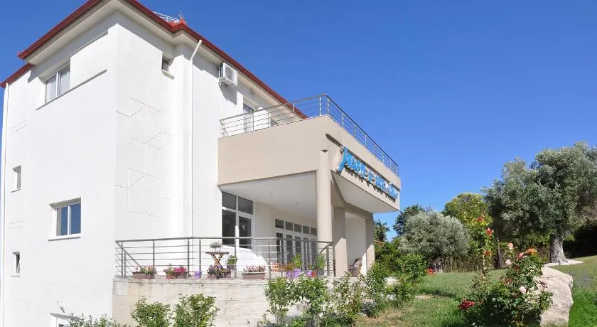 JASON'S SEA VIEW - Image 1