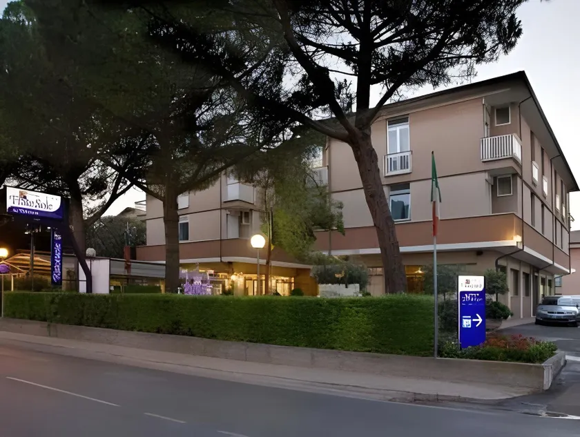 Hotel Frate Sole - Image 1