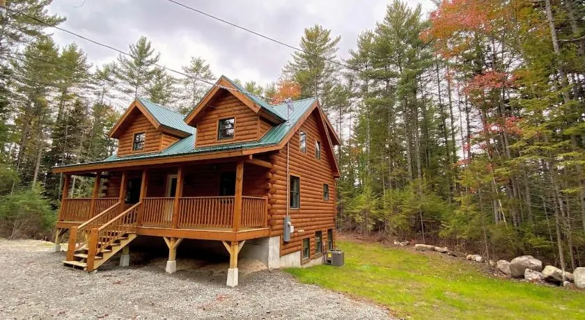 Brand New Log Home Well appointed great location with AC wifi cable fireplace firepit - Image 1