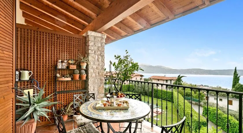 Grotten Loft with lake view & pool - Happy Rentals - Image 1