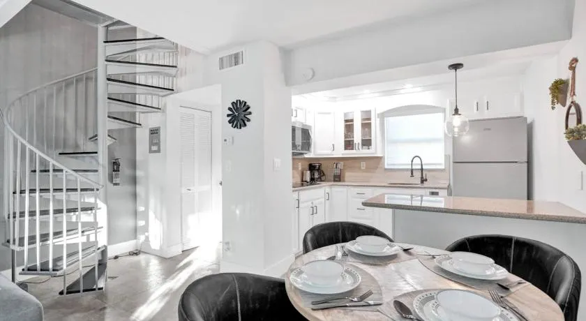 Stylish 1BR Suite w/ Pool & Steps to the Beach - Image 1
