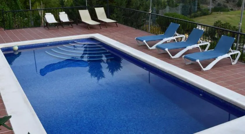 Apartamento en Villa con Piscina - Image 1