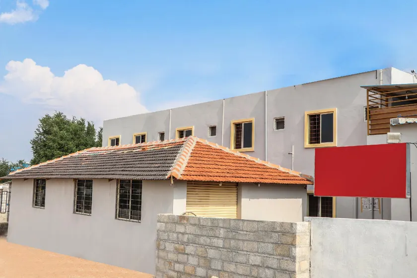 SPOT ON 40012 KRISHNA RESIDENCY - Image 1