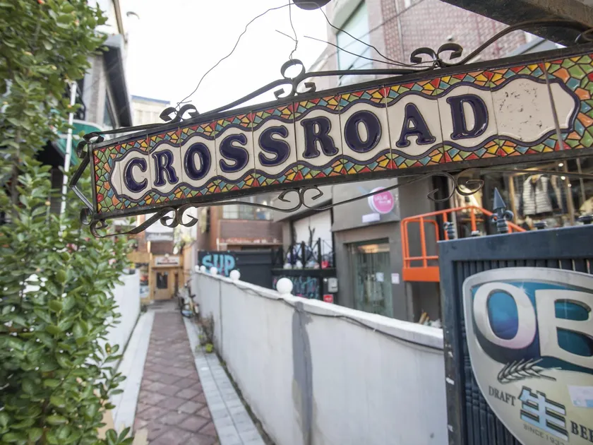 Bunk Backpackers Guesthouse - Image 1