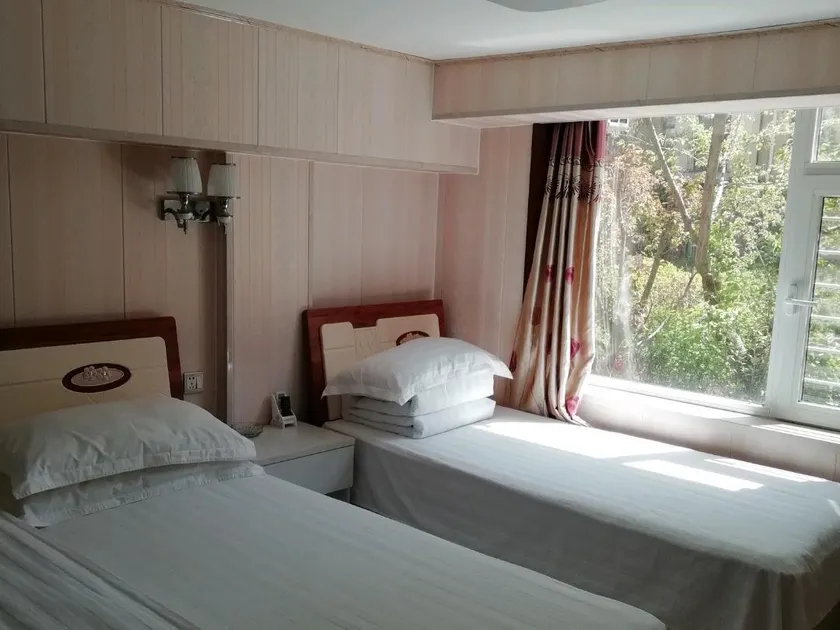 Haiyuanyun Hotel - Image 1