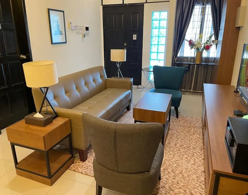Perkins 8 Homestay IPOH Canning Garden 7-8pax - Image 1