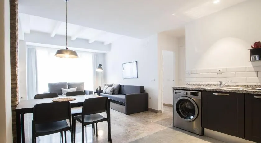 Apartamentos Marina Playa - Image 1