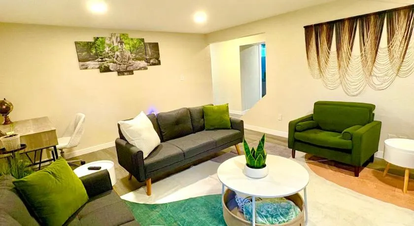 Private Residence Below Basement - Image 1