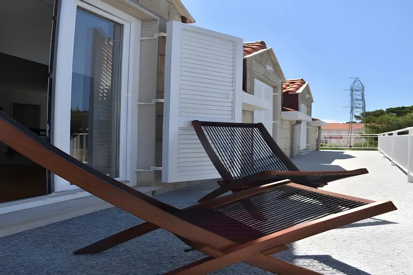 Apartment Viva - Three Bedroom Apartment with Balcony and Sea View - Image 1