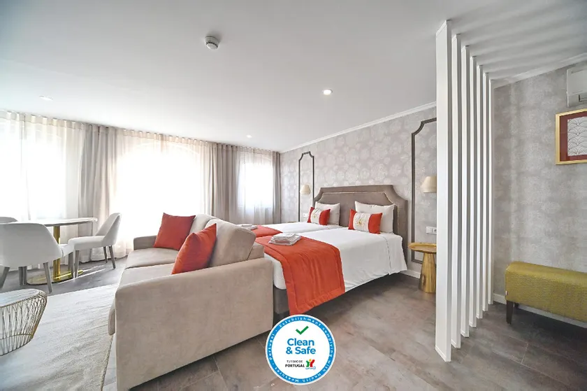 Famous Crows Guest House - Image 1
