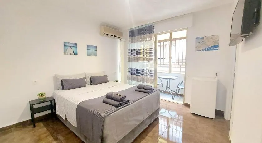 Gloria Host House - Image 1