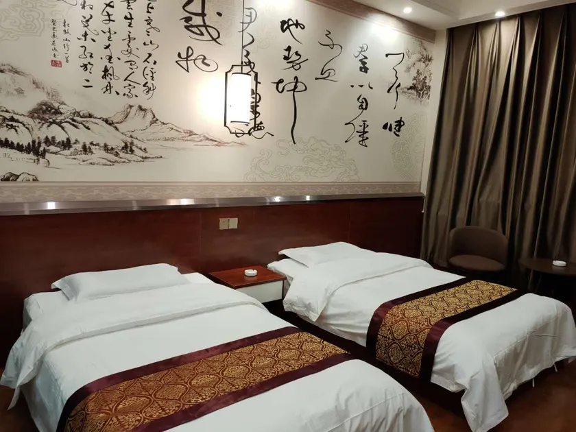 Baoxiang Xinyi Hotel - Image 1