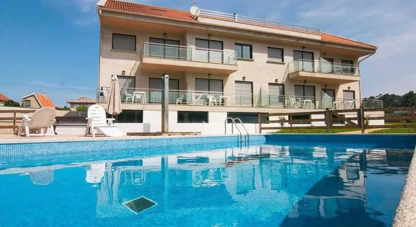 Apartamentos aDoniña Playa Major Sanxenxo - Image 1