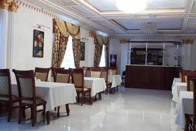 Grand Nur Hotel - Image 1