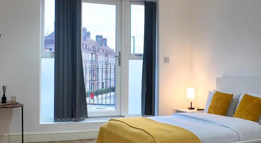 Spacious 2 Bed Apart with Patio in Camden WR201 - Image 1