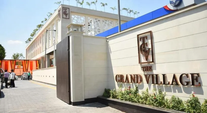 THE GRAND VILLAGE - Image 1