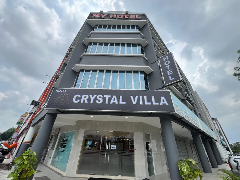Hotel Crystal Villa - Image 1